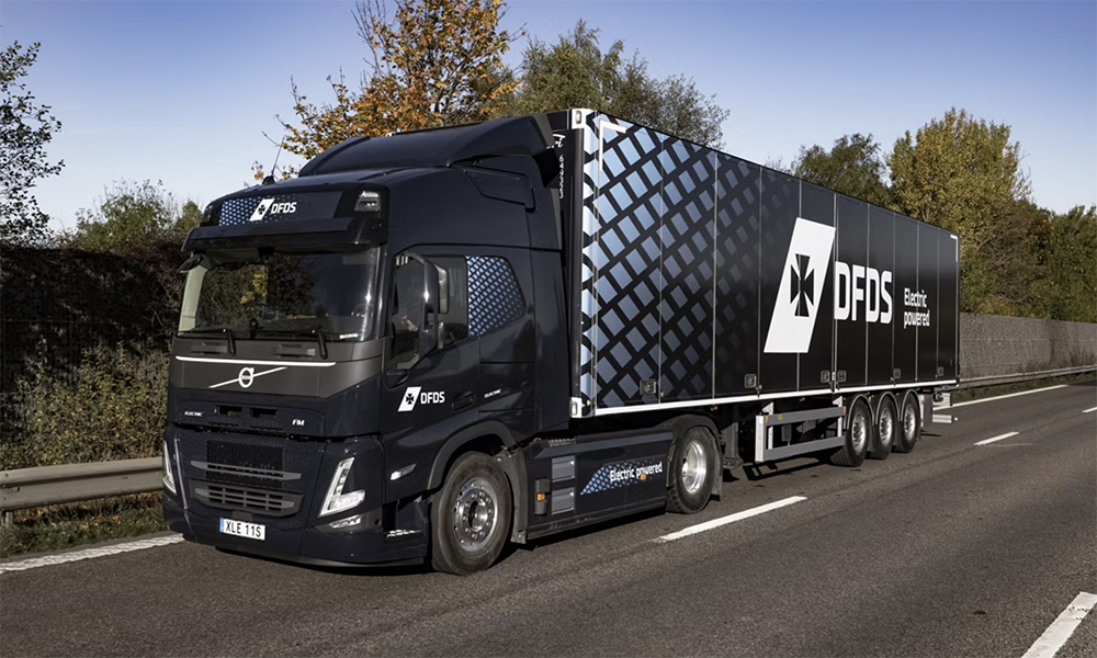 Volvo Trucks receives order from DFDS for 100 electric trucks